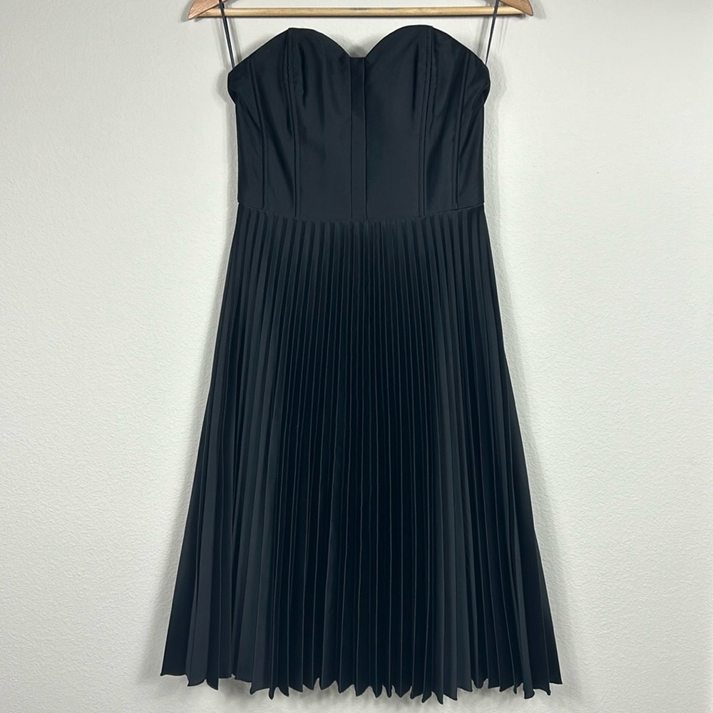 H&M Women’s Pleated Neckline Black Dress Sz 6